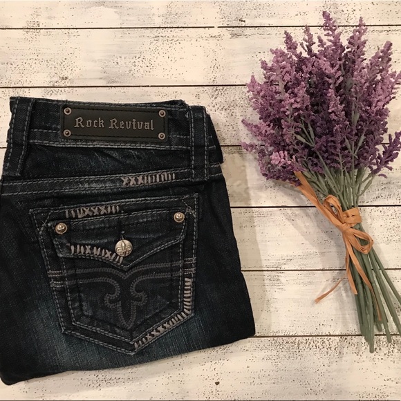 Men’s Rock Revival Jeans! - Picture 1 of 3